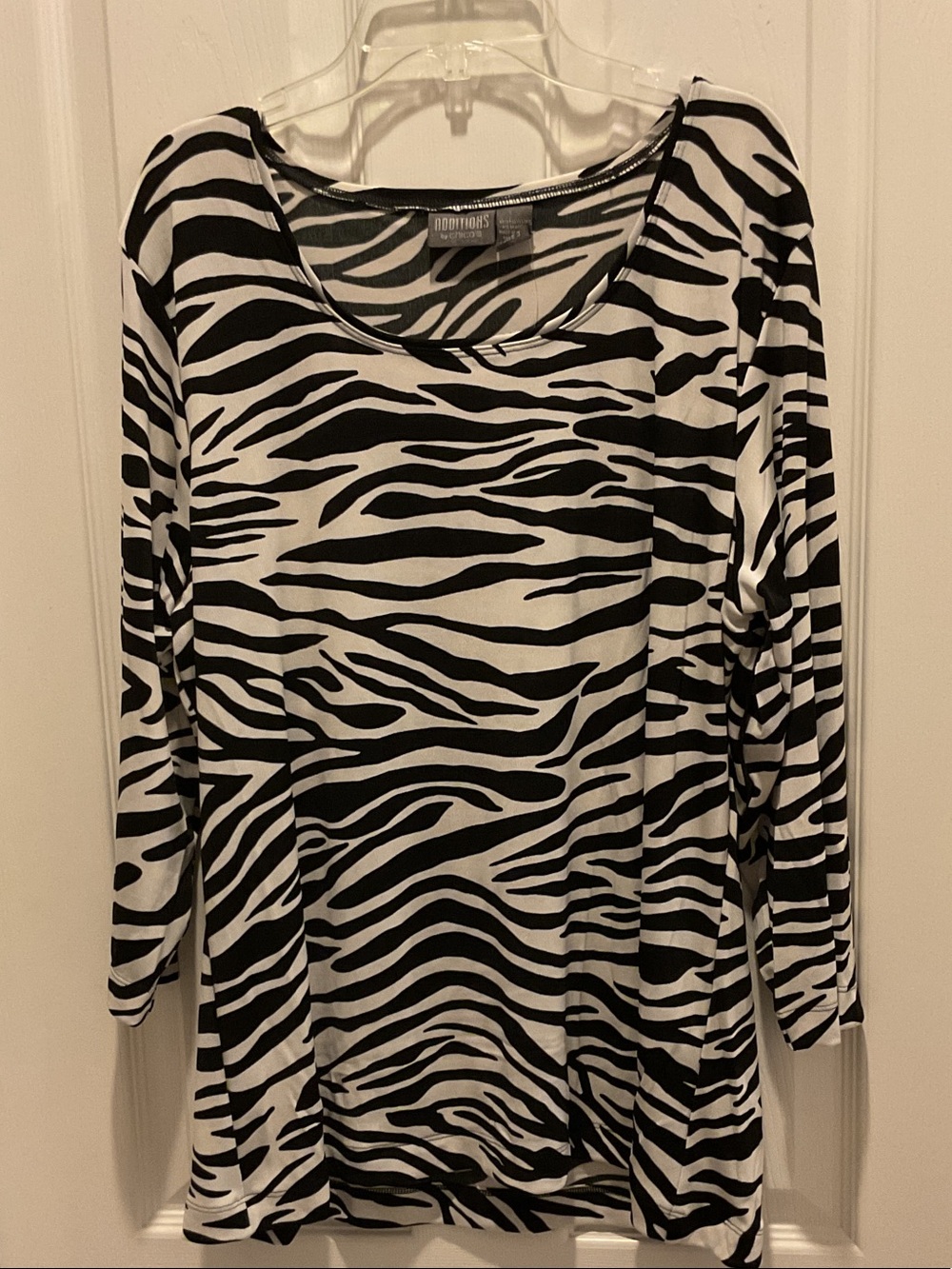 Chico's Black & White Zebra-Print Long Sleeve Tee